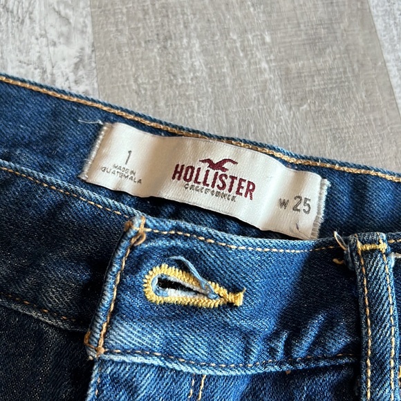 Hollister Denim Distressed Dark Wash Jean Shorty Booty Shorts Size 1 w25 - Picture 3 of 9